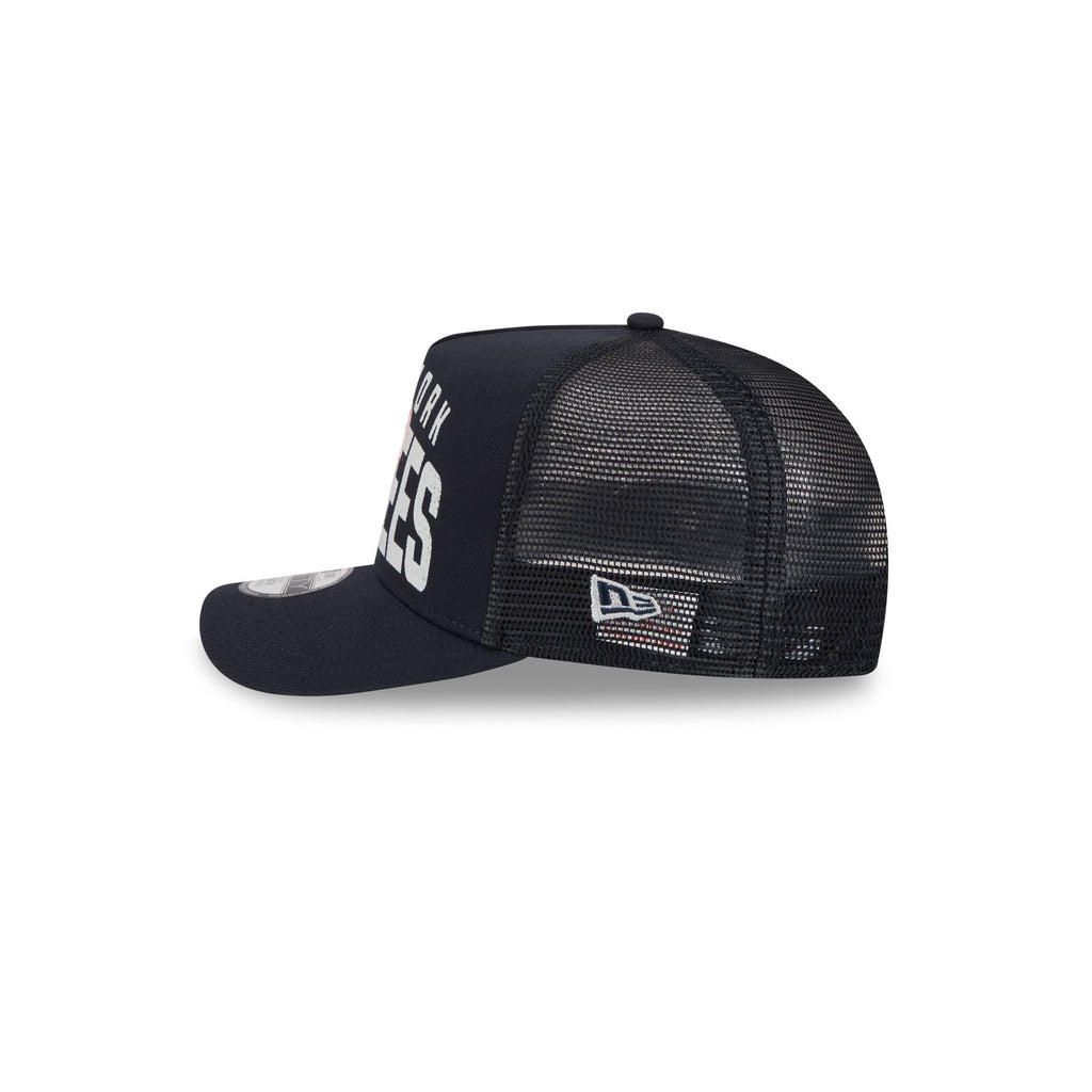 New York Yankees Logo Fade Kids 9FIFTY A-Frame Trucker Hat